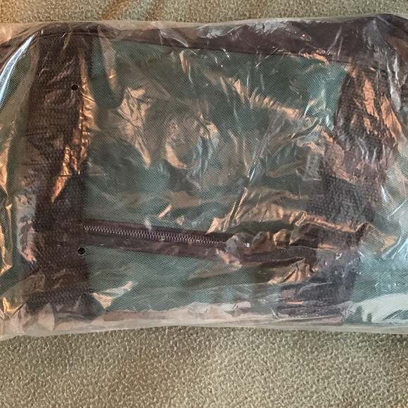 NIP Dalit 14” small duffel bag. Dark green. 14” x 8” x 9” - Picture 5 of 7